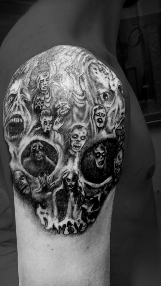 Tatouage épaule de crâne thème the walking dead